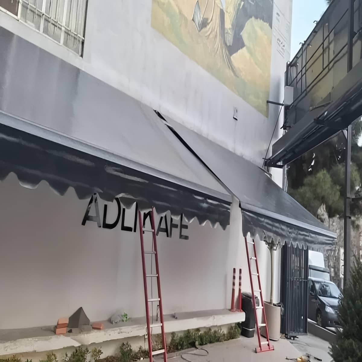 سایبان پارکینگ با پوشش روشن مقاوم گرما