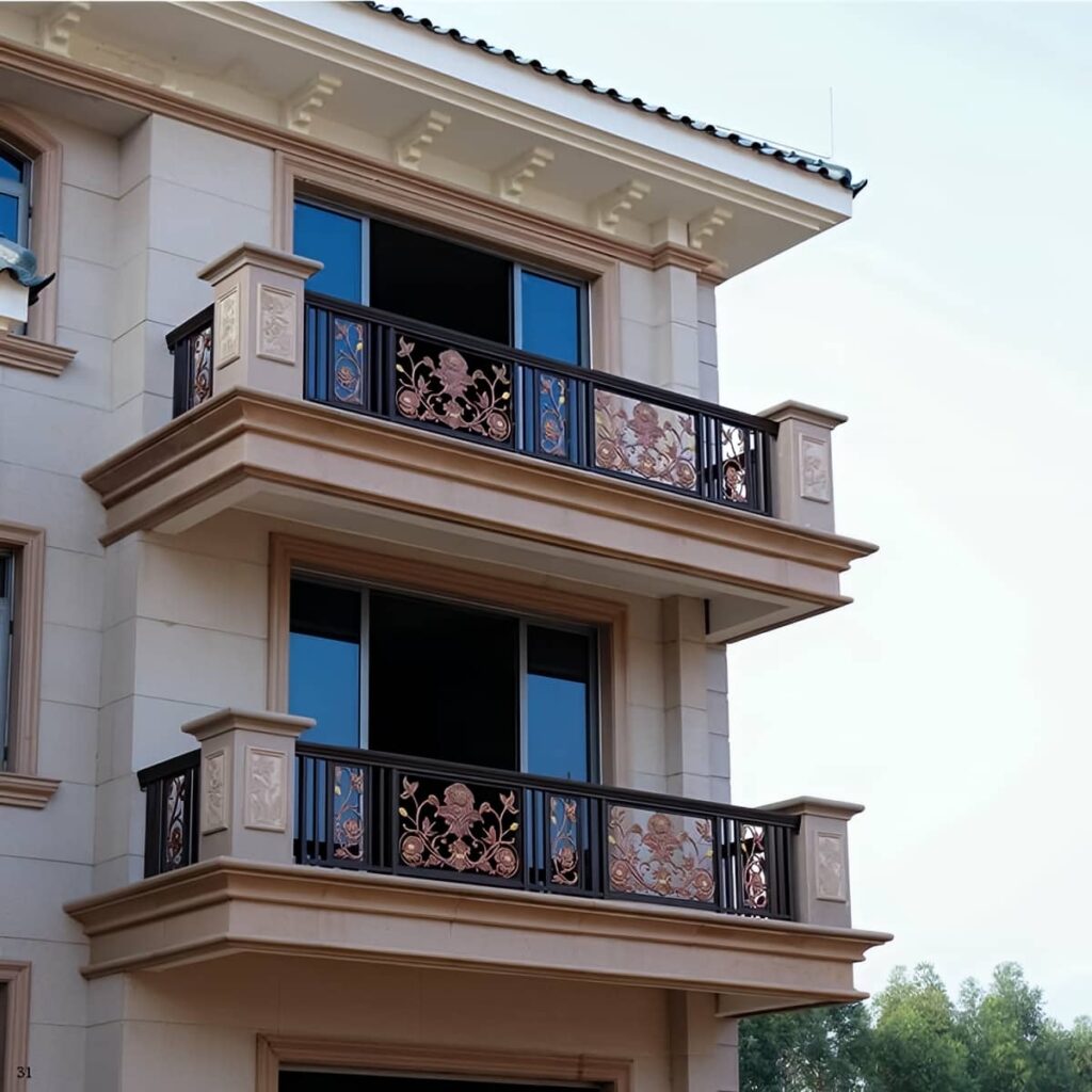 نرده راه پله نصب شده کنار پاگرد مسکونی